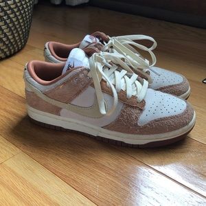 nike dunk lows medium curry - size 6